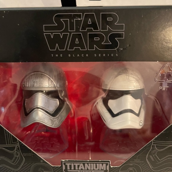 Star Wars The Black Titanium Series Helmets - Picture 2 of 8